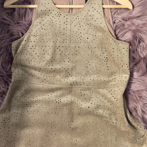 Top - Picture 4 of 5